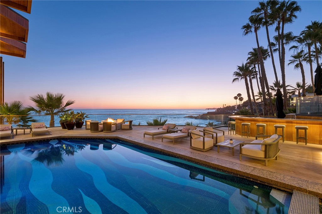Heated pool overlooking the Pacific at 100 Rockledge Road, Laguna Beach Heated pool overlooking the Pacific at 100 Rockledge Road, Laguna Beach