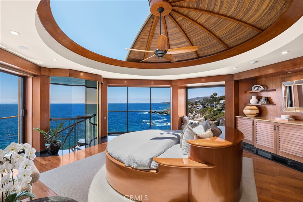 Primary retreat with a rotating bed beneath the operable ceiling at 100 Rockledge Road, Laguna Beach Primary retreat with a rotating bed beneath the operable ceiling at 100 Rockledge Road, Laguna Beach