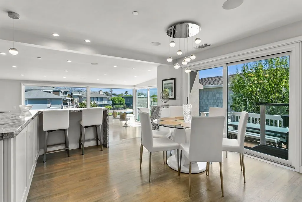 Dining area with ocean views at 166 Fairview St, Laguna Beach Dining area with ocean views at 166 Fairview St, Laguna Beach