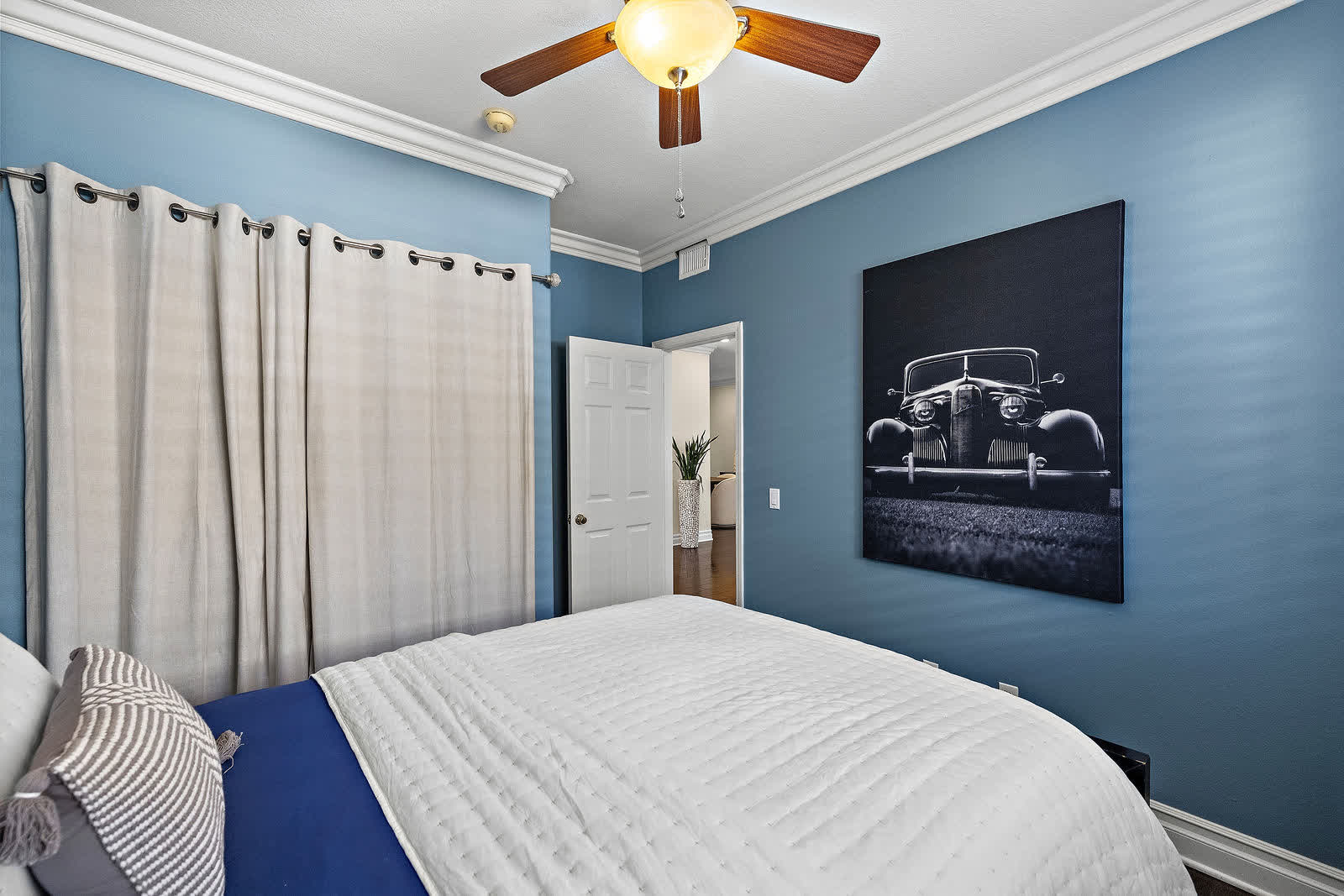 Secondary bedroom at 5 Lyon Ridge, Aliso Viejo