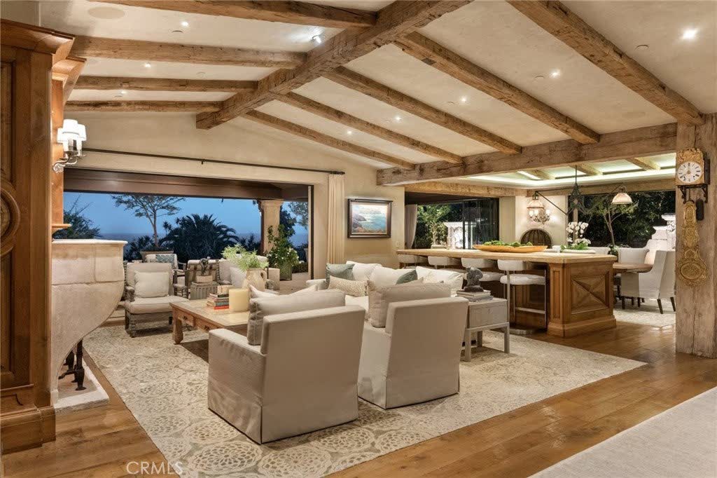 Great room open to the ocean view at 15 Montage Way, Laguna Beach Great room open to the ocean view at 15 Montage Way, Laguna Beach