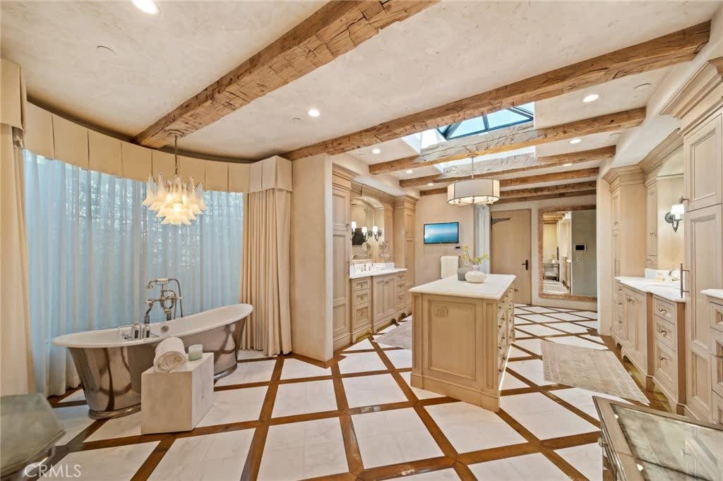 Primary bathroom with a soaking tub at 15 Montage Way, Laguna Beach Primary bathroom with a soaking tub at 15 Montage Way, Laguna Beach